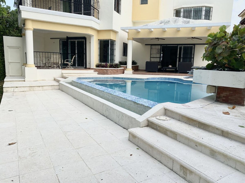 Casa En Venta En Cerros De Altos De Arroyo Hondo Lll De 4 Habitaciones