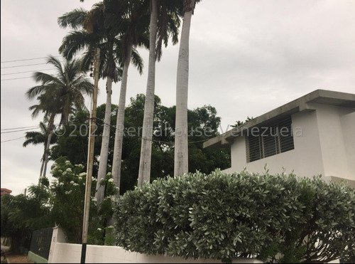 Vendo Casa Quinta Lecheria.