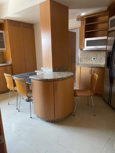 Imagen 6 de 17 de Campo Alegre Vendo Buen Pent House De 351 Metros 04143256451