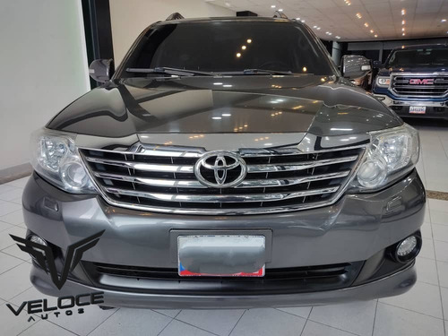 Imagen 2 de 14 de Toyota Fortuner 4x4 Blindada