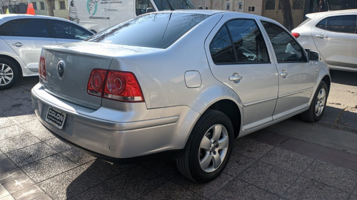 Imagen 4 de 25 de Volkswagen Bora 2008 2.0 Nafta