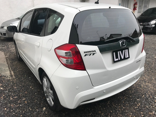 Imagen 9 de 18 de Honda Fit Ex Manual Año 2014 - Liv Motors