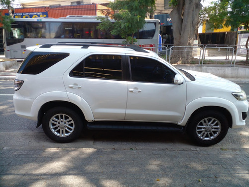 Toyota Hilux SW4 3.0 Srv 7l 4x4 Aut. 5p