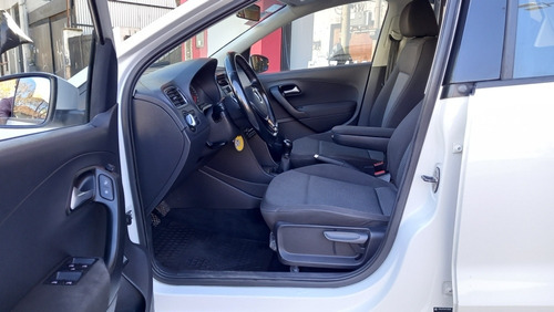Imagen 10 de 11 de Volkswagen Polo 2018 1.6 Msi Comfortline