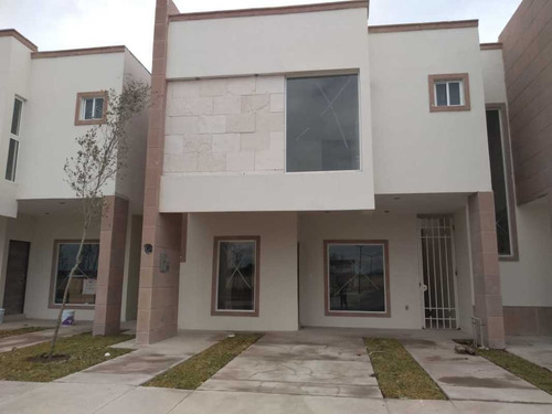 Imagen 1 de 15 de Casa En Venta Fracc. Las Lomas