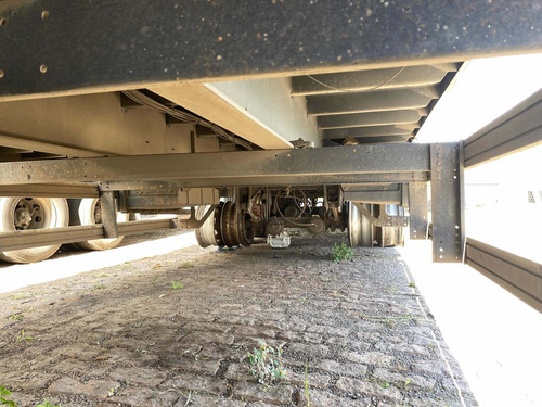 Imagem 7 de 12 de Carreta Bau 3 Eixos