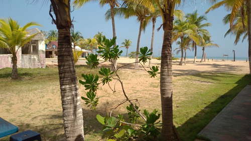 Imagen 5 de 15 de Casa De Playa En Venta . Istmo Caribe. Conjunto Privado