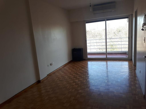 Imagen 4 de 7 de Venta Depto 3 Amb Con Balcon Y Espacio Guardacoche
