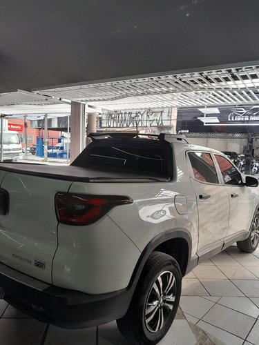 Fiat Toro 1.3 Endurance 16v Turbo Flex 4x2 Aut. 4p