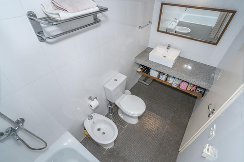 Imagen 21 de 30 de Modeno Departamento Único En Su Estilo Con Cochera - Acassuso - San Isidro