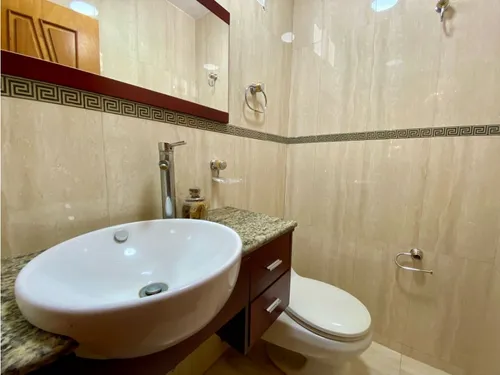 Casa En Venta Con Planta Eléctrica Macaracuay