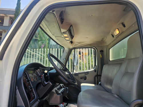 Camion Freightliner M2 106 Caja Seca Aut 2017