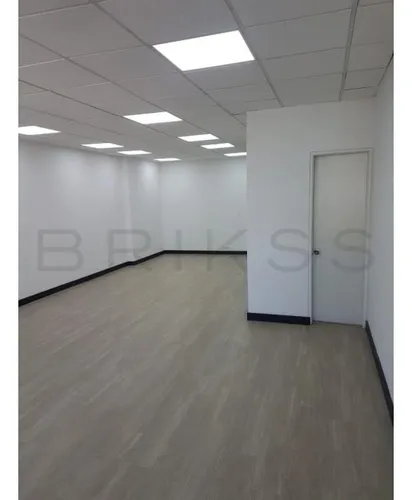 Oficina En Venta En Chico Norte Iii. Cod V2437