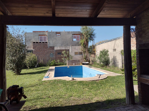 Venta Casa Con Pileta En Andino