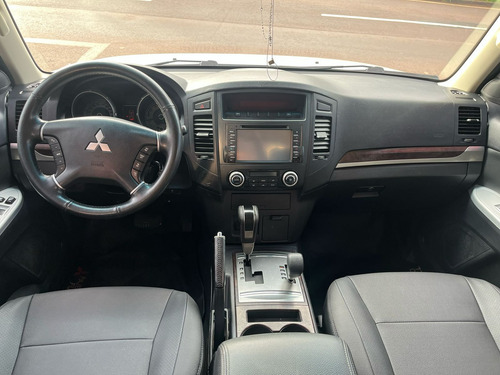 Mitsubishi Pajero 3.2 Hpe Aut. 5p