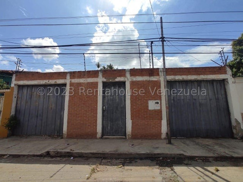 Al  Arnaldo  López Vende Linda Y Amplia Casa Doble Uso Residencial Y Comercial En  Zona Este Barquisimeto  Lara, Venezuela.    180 M² 