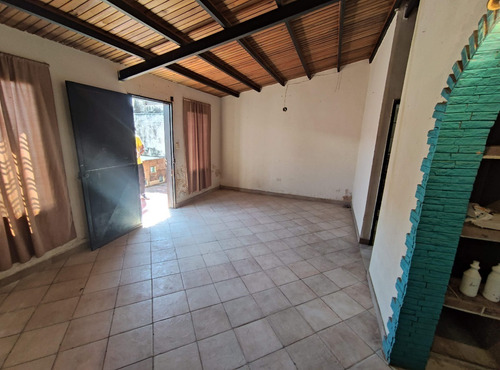 Imagen 5 de 8 de Casa En La Encrucijada Los Overos. Urb Araguaney 04128900222