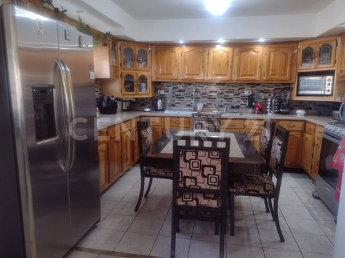 -se Vende Casa En Col. Burocrata En Cd. Cuauhtemoc, Chih