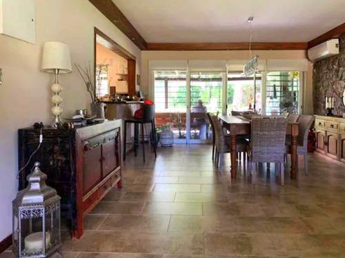 Casa En Venta De 3 Dormitorios En Playa Mansa