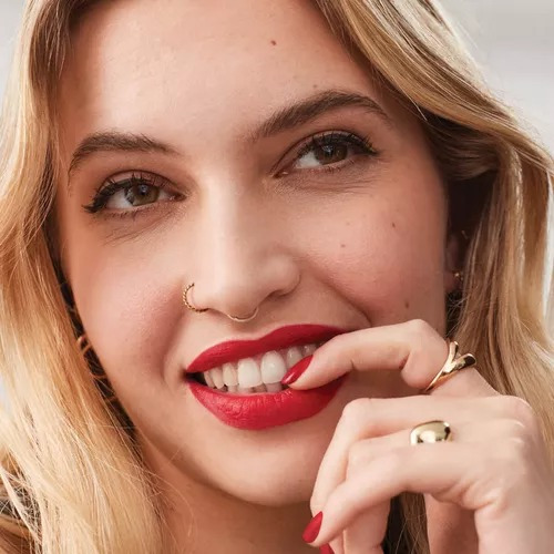 Labial Preciso Crimson Legacy Power Stay 10hr Duración Avon