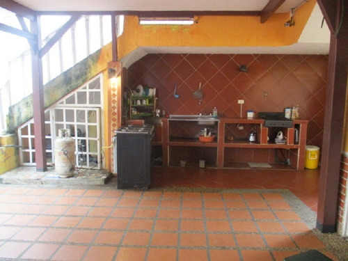 Imagen 9 de 10 de Posada Con Apartamento Y Locales Comerciales