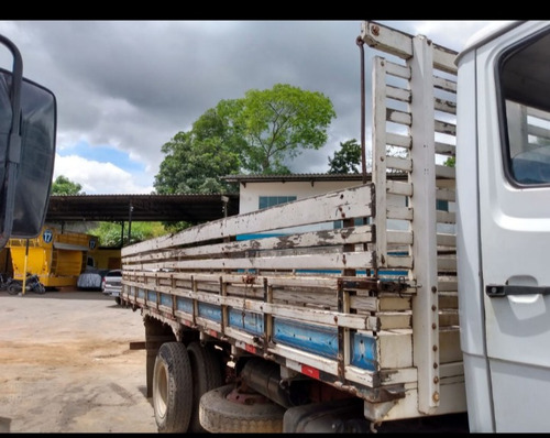 Imagem 3 de 3 de Carroceria Carga Seca 6/6,5 Marca Navenida. Em Bom Estado