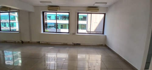Excelente Oficina Duplex De 420m2 Habilitada Y Amoblada