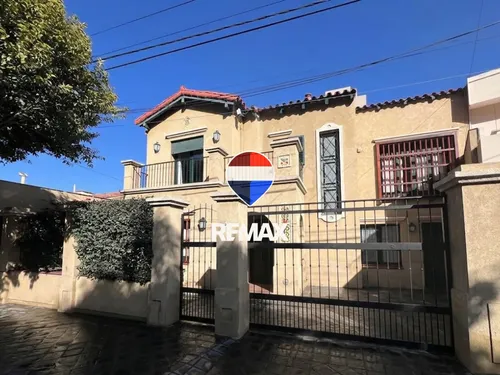 Venta Casa Zona Monumento 4 Dormitorios Con Pileta - foto 1
