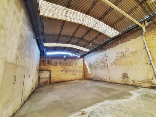 Imagen 5 de 12 de Alquiler Galpon/deposito 225 M2 Valentin Alsina