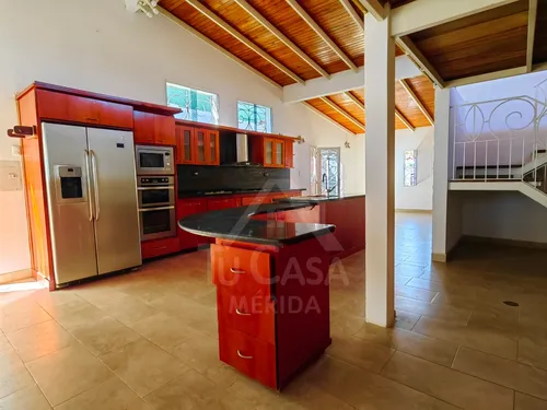Hermosa Casa Urb Belensate