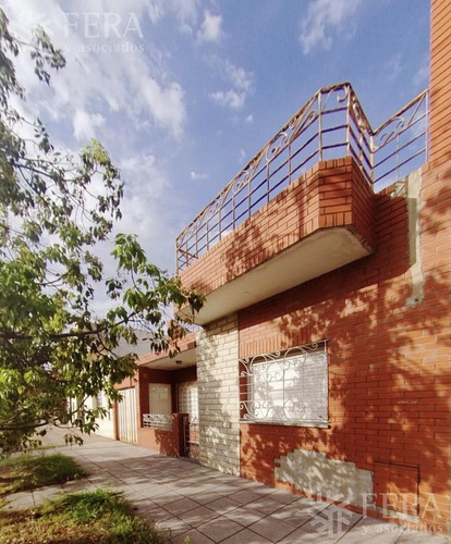 Venta De Casa 3 Ambientes Con Jardín En Wilde (26228)