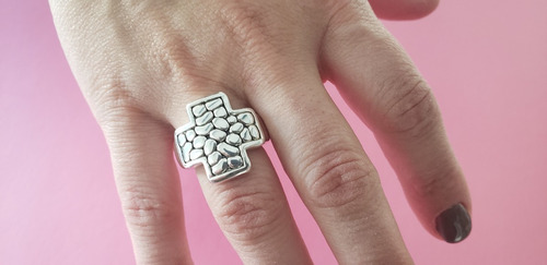 Imagen 1 de 4 de Anillo Modelo Cruz Del Equilibrio En Plata 925 Electro