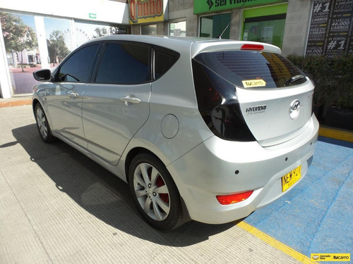 Imagen 5 de 15 de Hyundai I25 Accent Gl