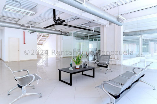 Edif Comercial En Venta Ideal Para Sede Coorporativa (show Room,depositos,oficinas) Fabricantes De Vehiculos,maquinas,equipos De Construccion.el Mejor De La Panamericana 24-26612gm