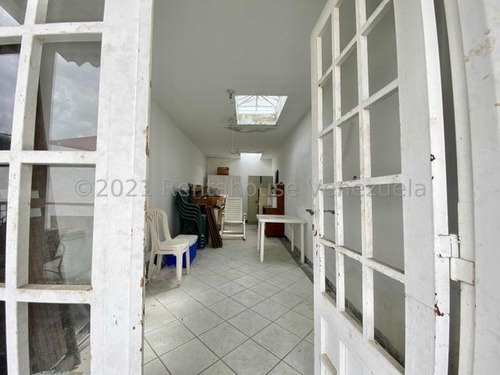Imagen 2 de 27 de Casa En Venta En Prados Del Este 22-7593 Gustavo Nieves 0412 6057058 G6