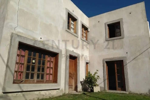 Imagen 2 de 16 de Casa En Villa Elisa 3 Dormitorios - Calle 413 Bis Esquina 138