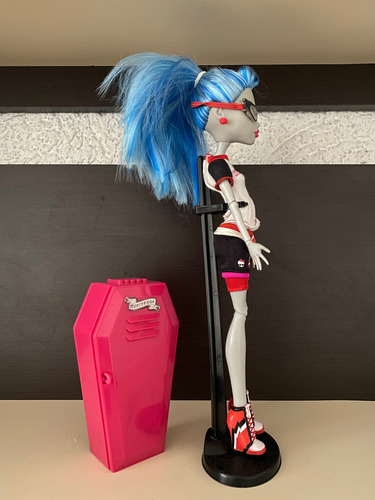 Monster High Ghoulia Yelps Physical Deaducation (Usado)
