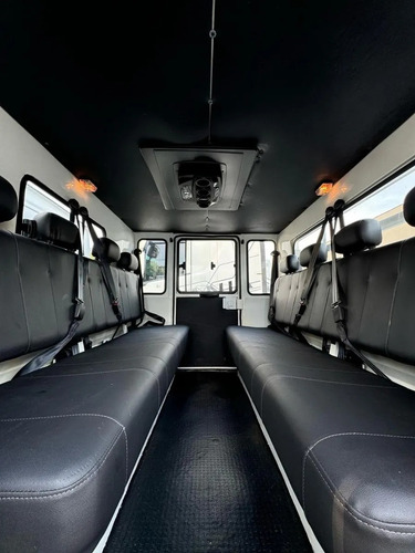 Mb Accelo 1016 Ano 2020 Carroeria 4.40m + Cabine 8 Pessoas