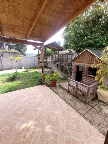 Casa Ubicada En Pje. Trape Esquina Bahia Mansa Algarrobo