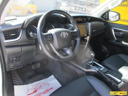 Toyota Fortuner Srv Diesel 2.4 Turbo At Aa