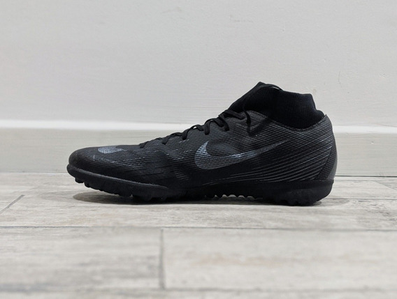 botines nike color negro