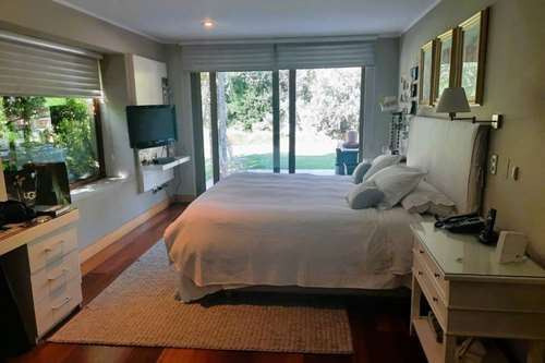 Casa En Venta De 6 Dorm. En Chicureo