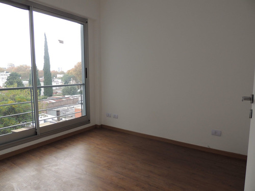 Imagen 5 de 22 de Departamento 3 Ambientes Venta Monte Castro Nuevo