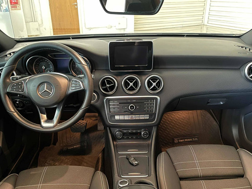 Imagen 10 de 11 de Mercedes-benz Clase A 2016 1.6 A200 Urban 156cv