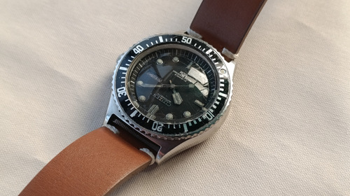 Reloj Citizen Diver 51-2273 Buzos Tácticos Malvinas 1981 Marrón Negro Negro (Usado)