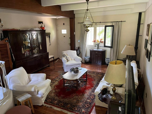 Imagen 4 de 25 de Challet En 2 Plantas , 3 Dorm , Hermoso Jardin, Cerca De Av Del Libertador