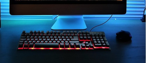 Teclado Gamer Multi-color Gaming Series Xtech Xtk-520s Flex