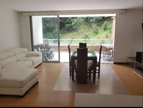 Vendo Apartamento Con Terraza En El Poblado- Los Balsos, Medellin.
