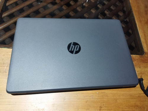Notebook Hp 255 G6 Amd E2 9000e Radeon R2 4 Cores 1.5ghz (Usado)