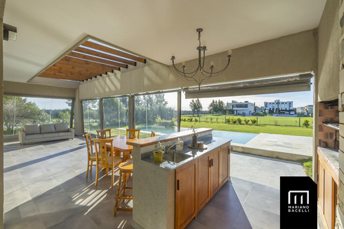 Casa En Venta En Terralagos